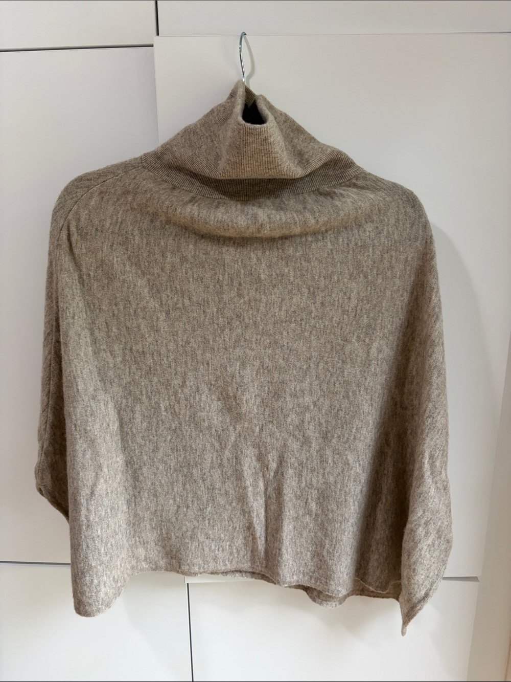 Wilfred Women’s Taupe Turtleneck woolcape fits like a small Aritzia